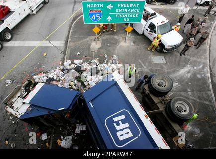 何やってるんだろう、　RRR+ 何やってるんだろう、 RRR+ 何やってるんだろう、 RRR+ 何やっ