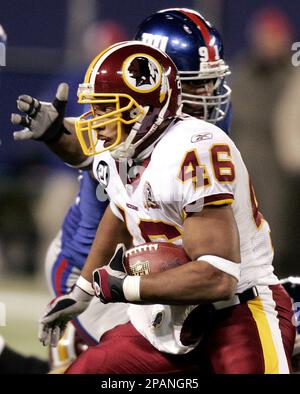 Washington Redskins Ladell Betts (46) eludes the tackle attempt of