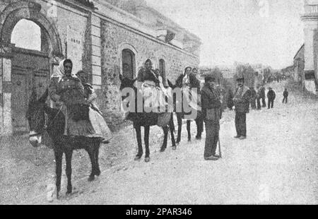 Escape of residents from Nicolosi during the eruption of Mount Etna in 1910. Photo from 1910. Stock Photo