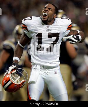 Braylon Edwards of the Cleveland Browns running on the field