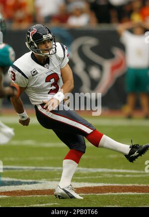 Miami Dolphins linebacker Joey Porter (55) stands on sideline during the  first quarter of a football game Sunday, Oct. 7, 2007 in Houston. (AP  Photo/David J. Phillip Stock Photo - Alamy