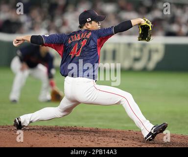 Baseball: Japan Series Keiji Takahashi of the Yakult Swallows pitches  against the Orix Buffaloes in