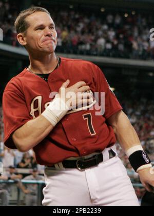 Houston Astros Craig Biggio (7) acknowledges the crowd before stepping into  the batters box in the first inning against the Los Angeles Dodgers in the  first inning at Minute Maid Park in