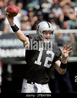 Oakland Raiders QB Josh McCown rolls out looking for a receiver in the  second quarter at Oracle Coliseum in Oakland, California on December 16,  2007. The Colts defeated the Raiders 21-14. (UPI