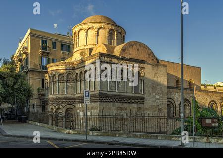 The church of the Santissima Annunziata dei Catalani, in which the Byzantine, Romanesque, Arab and Gothic styles blend beautifully. Messina, Sicily Stock Photo