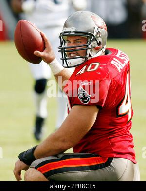 Mike Alstott And Vacation Man Spar -  - Tampa Bay