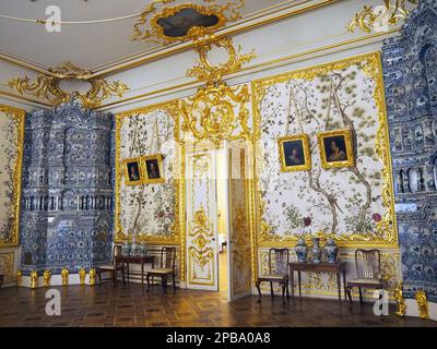 Chinese Drawing Room, Catherine Palace, Tsarskoye Selo (Tsar's Village), Pushkin, Pushkinsky District, Saint Petersburg, Russia, World Heritage Site Stock Photo