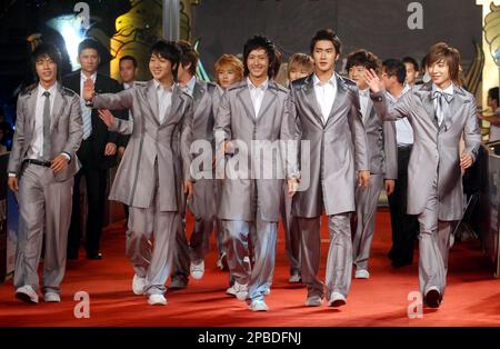 south-korean-pop-band-super-