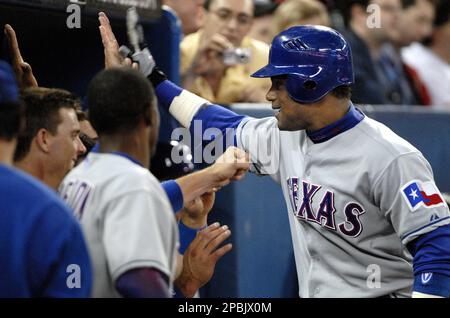 Career in a Year Photos 2007: Sammy Sosa's 600th career homer