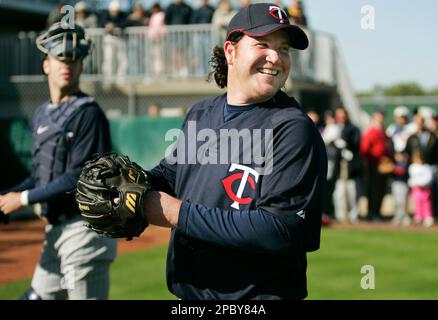 Minnesota Twins pitcher Sidney Ponson winds up to throw out Boston