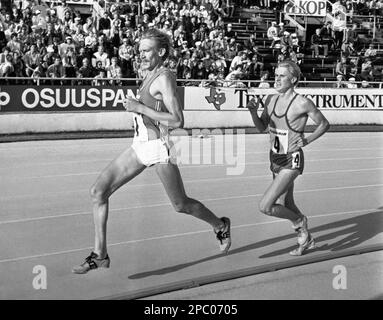 MARTTI VAINIO Finland track and field athlete long distancelead the 10000 m before Swedish Mats Erixon in national fight against Sweden Stock Photo