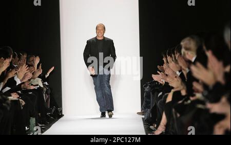 Fashion designer Michael Kors appears on the runway after showing his  latest collection during Fashion Week, Wednesday, Feb. 15, 2023, in New  York. (AP Photo/Bebeto Matthews Stock Photo - Alamy