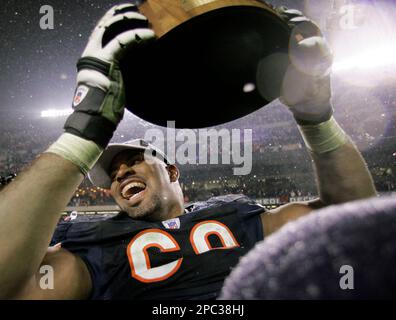 39 Chicago Bears Helmet Images, Stock Photos & Vectors