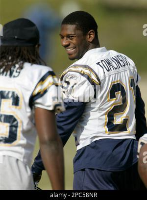 San Diego Chargers linebacker Larry English before an NFL pre-season  football game against the San Francisco 49ers Friday, Sept. 4, 2009 in San  Diego. (AP Photo/Denis Poroy Stock Photo - Alamy