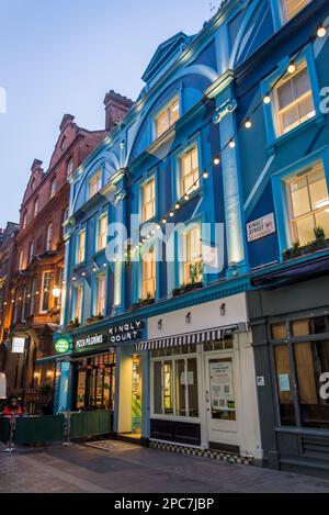 Restaurants and independent shops in trendy Kingly Street in London's West End, Soho, London, England, UK Stock Photo