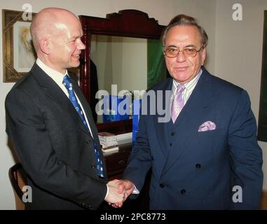 Pakistan's Foreign Minister Khursheed Kasuri, right, recieves British shadow Foreign Secretary William Hague at the foreign ministry in Islamabad, Pakistan, Wednesday, Dec. 6, 2006. (AP Photo/B.K.Bangash)