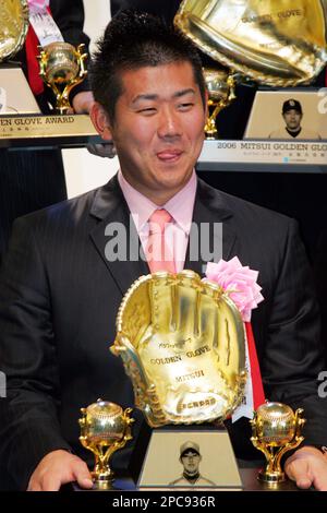 TOKYO, Japan - Seibu Lions pitcher Daisuke Matsuzaka (R) and Nippon  Television Network announcer Tomoyo Shibata smile after announcing their  engagement at a press conference in Tokyo on Oct. 29. ''I'm glad