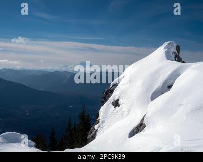 WA23263-00...WASHINGTON - Mount Rainier viewed from the popular Mount Si Trail in North Bend. Stock Photo