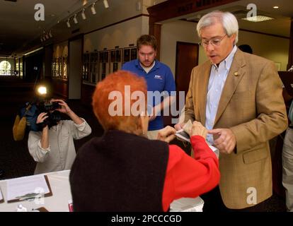 Rep. John Barrow D Ga. right receives instruction from poll