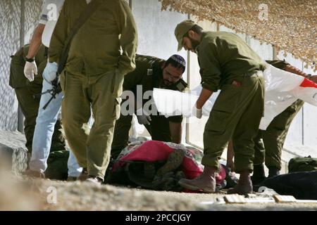 Israeli Soldiers Cover The Body Of An Israeli Soldier At An Army ...