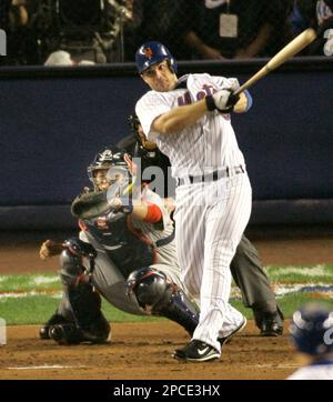 Photo: Mets David Wright hits 2-run homer off Royals Yordano
