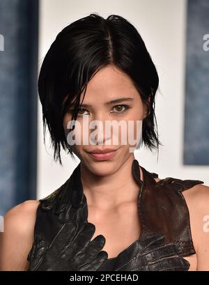 Kelsey Asbille arriving at the Vanity Fair Oscar Party held at the