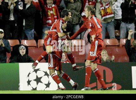 Liverpool's Luis Garcia (l) celebrates scoring the fourth goal Stock Photo  - Alamy