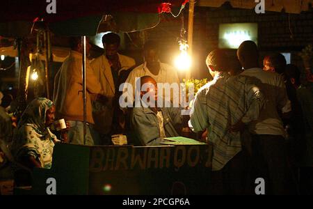 Men chewing khat in Hargeisa, Somalia Stock Photo - Alamy