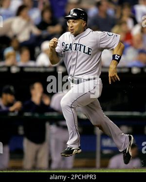 Oswaldo Navarro played in 4 games for the 2006 Mariners and 14