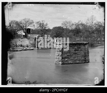 Richmond, Virginia. Ruins of Richmond and Danville Railroad Bridge. Civil war photographs, 1861-1865 . United States, History, Civil War, 1861-1865. Stock Photo