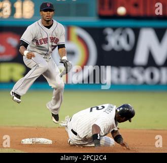 Hanley Ramirez helps Red Sox beat Marlins 4-2 in 13 innings