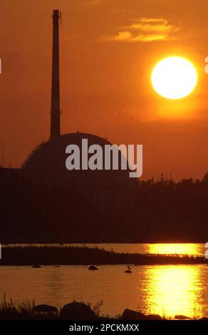 FILE ** The Big Rock Point Nuclear Plant, seen in this March 27, 1990  aerial photo, is gone. Nine years after the Big Rock Point Nuclear Power  Plant near Charlevoix stopped