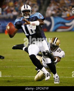 Tennessee Titans rookie quarterback Vince Young talks to the