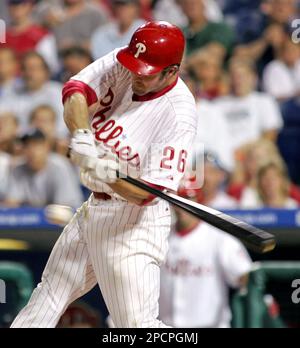 Utley's hit streak reaches 35 in 2006 