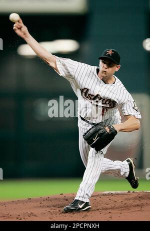 Houston Astros' Brandon Backe delivers a pitch against the Chicago