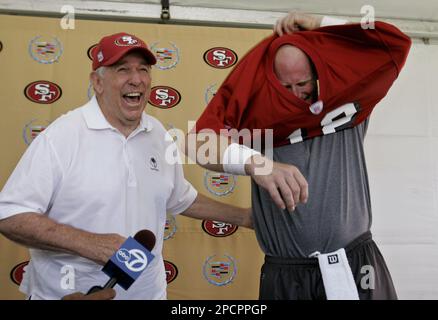 End Dave Parks of the San Francisco 49ers (81) catches a pass from  quarterback John Brodie for an 11-yard gain in the second period of NFL  game at County Stadium on Sunday