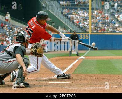 Los Angeles Dodgers' Greg Maddux pitches against the Cincinnati Reds during  the first inning of a baseball game in Los Angeles on Wednesday, Aug. 30,  2006.(AP Photo/Francis Specker Stock Photo - Alamy