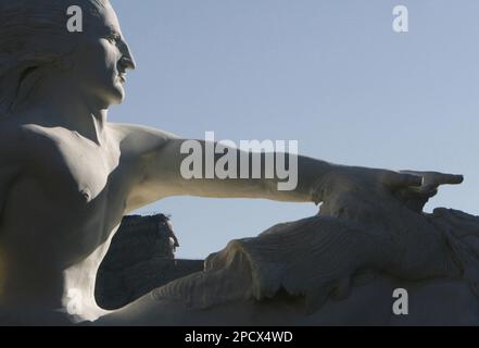 Scale model with Crazy Horse Memorial sculpture in background; Custer ...