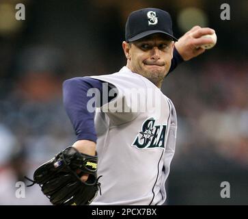 Seattle Mariners' Jamie Moyer pitches against the Los Angeles Angels during  the first inning of a baseball game in Anaheim, Calif., on Thursday, Aug.  17, 2006. Photo by Francis Specker Stock Photo - Alamy