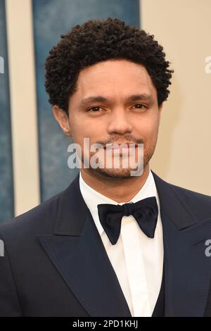 Beverly Hills, USA. 12th Mar, 2023. Trevor Noah at the 2023 Vanity Fair Oscar Party at the Wallis Annenberg Center for the Performing Arts on March 12, 2023 in Beverly Hills, CA (Photo by Katrina Jordan/Sipa USA) Credit: Sipa USA/Alamy Live News Stock Photo
