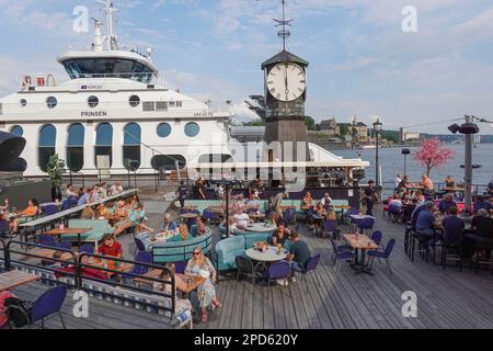 Norway, Oslo, Aker Brygge is a neighbourhood in central Oslo Since the 1980s and 1990s it has been a popular area for shopping, dining, and entertainm Stock Photo