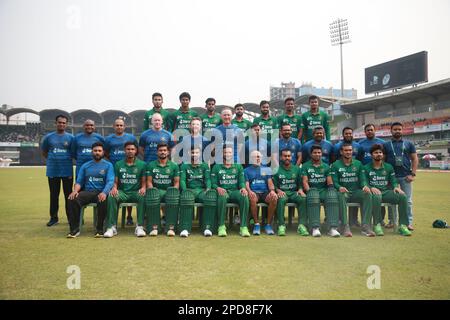 bangladesh T20 Team players and officials possess for photographers before Bangladesh-England 3rd and final T20I match of three match series at Sher-e Stock Photo