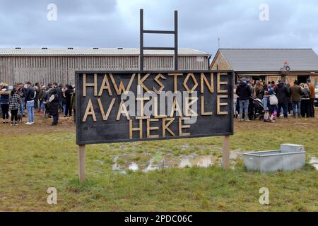 Chipping Norton, UK - March 12, 2023: Crowds of visitors queuing at  Diddly Squat Farm Shop opened in 2020 by Jeremy Clarkson. Stock Photo