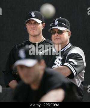 Chicago White Sox rookie pitcher Carlos Rodon hugs his girlfriend Ashley  Paddock before a baseball game against the Cleveland Indians on Monday, May  20, 2015, in Chicago. (AP Photo/Matt Marton Stock Photo 