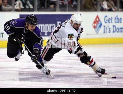 Chicago Blackhawks Martin Lapointe gets tangled up with Detroit Red Wings  Todd Bertuzzi in Chicago, Illinois, Thursday, April 5, 2007. (Photo by  Charles Cherney/Chicago Tribune/MCT/Sipa USA Stock Photo - Alamy