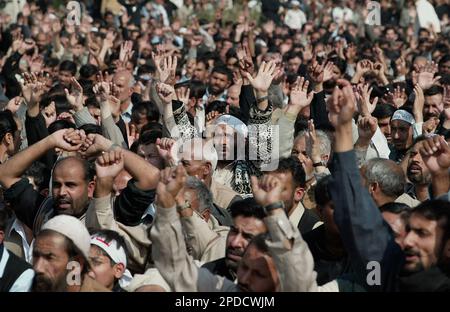 Pakistani Shiite Muslims chant anti-American slogans during a Muharrum ...