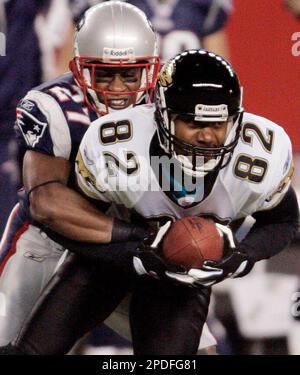 Oakland, California, USA. 15th Sep, 1996. Oakland Raiders vs. Jacksonville  Jaguars at Oakland Alameda County Coliseum Sunday, September 15, 1996.  Raiders beat Jaguars 17-3. Jacksonville Jaguars wide receiver Jimmy Smith  Credit: Al