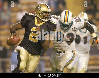 281 Miami Dolphin Football Images, Stock Photos & Vectors