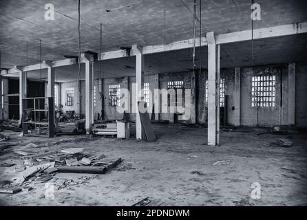 Detail of the interior of an old factory in ruins and abandonment Stock Photo