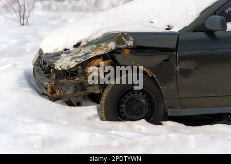 Car after an accident in winter, abandoned car after accident. Selective focus Stock Photo